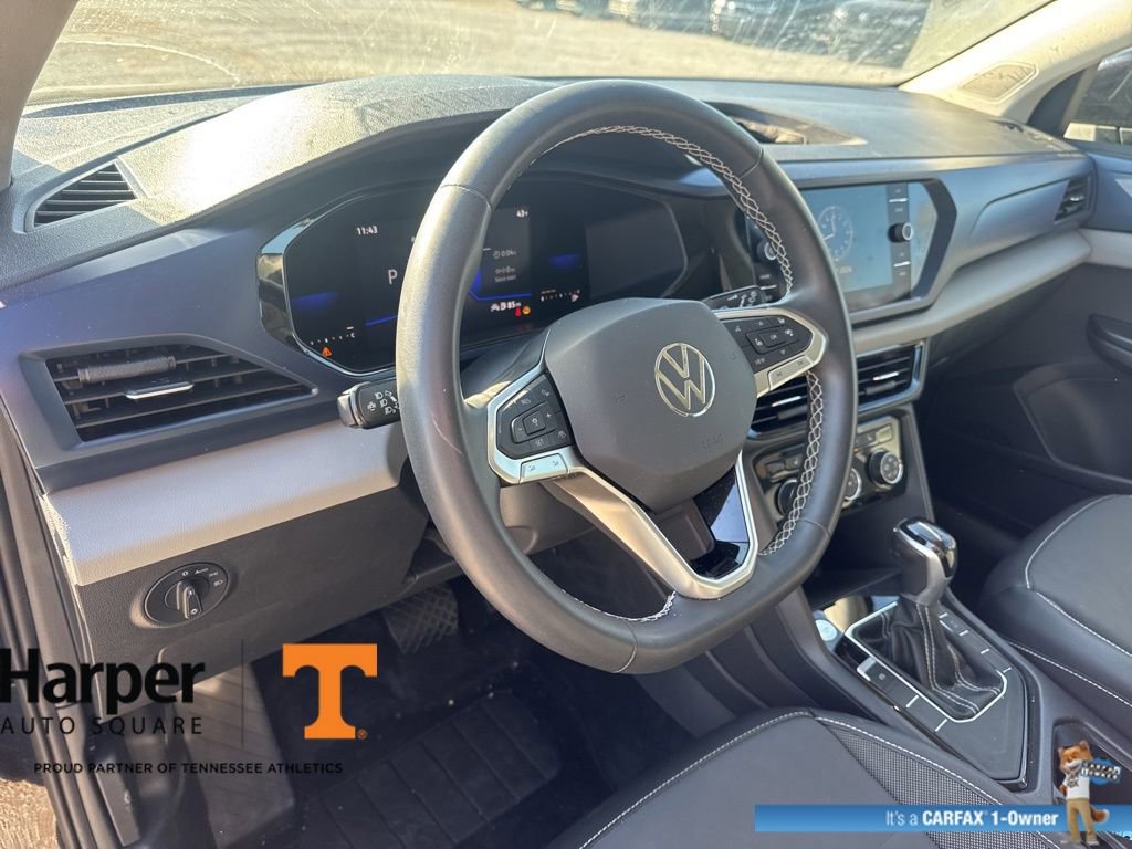 Used 2023 Volkswagen Taos SE w/ Panoramic Sunroof Package image 14