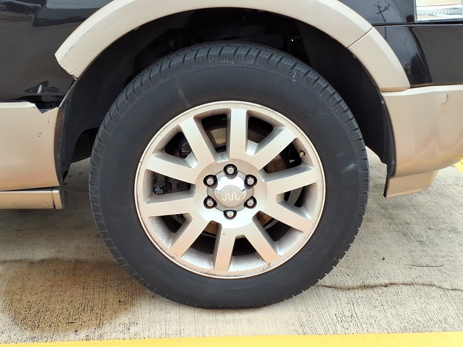 Used 2014 Ford Expedition EL King Ranch RWD image 4