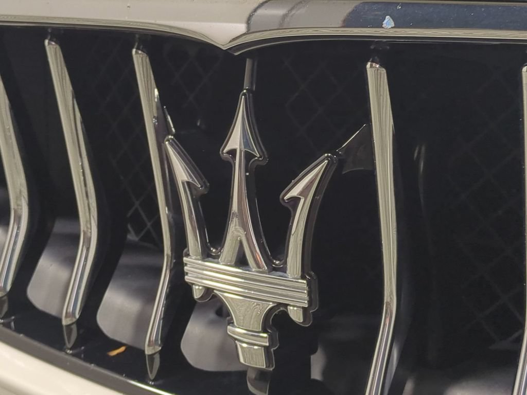 Used 2019 Maserati Ghibli RWD image 13