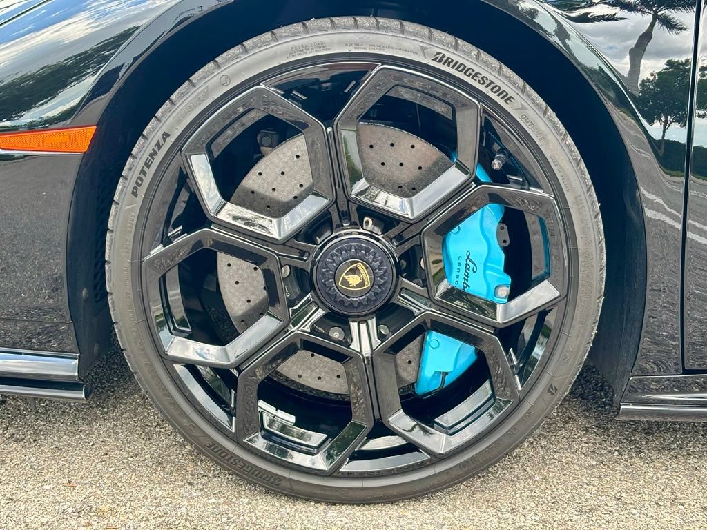 Used 2024 Lamborghini Huracan Tecnica RWD image 15