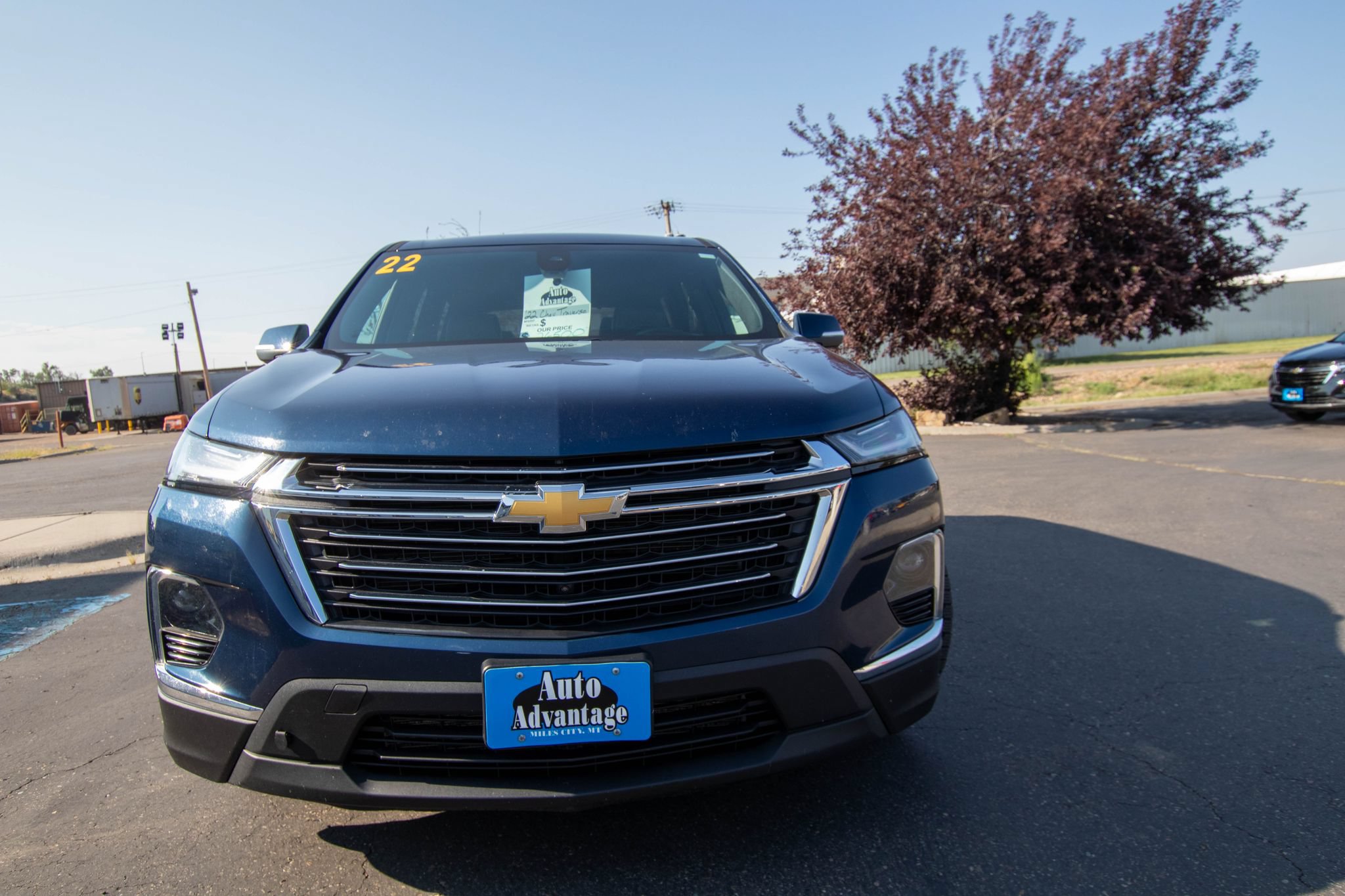 Used 2022 Chevrolet Traverse LT w/ LT Premium Package AWD/4WD image 4