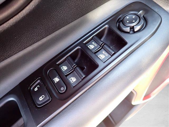 Used 2020 Jeep Renegade Trailhawk w/ Cold Weather Group AWD/4WD image 14