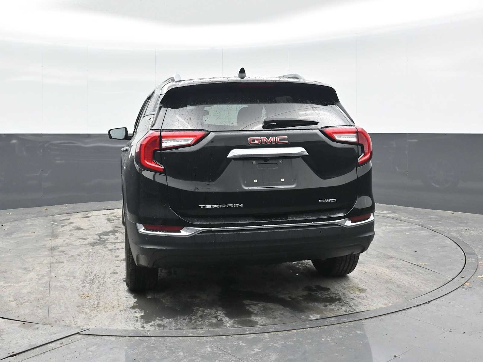 Used 2022 GMC Terrain SLT w/ Infotainment Package II image 9