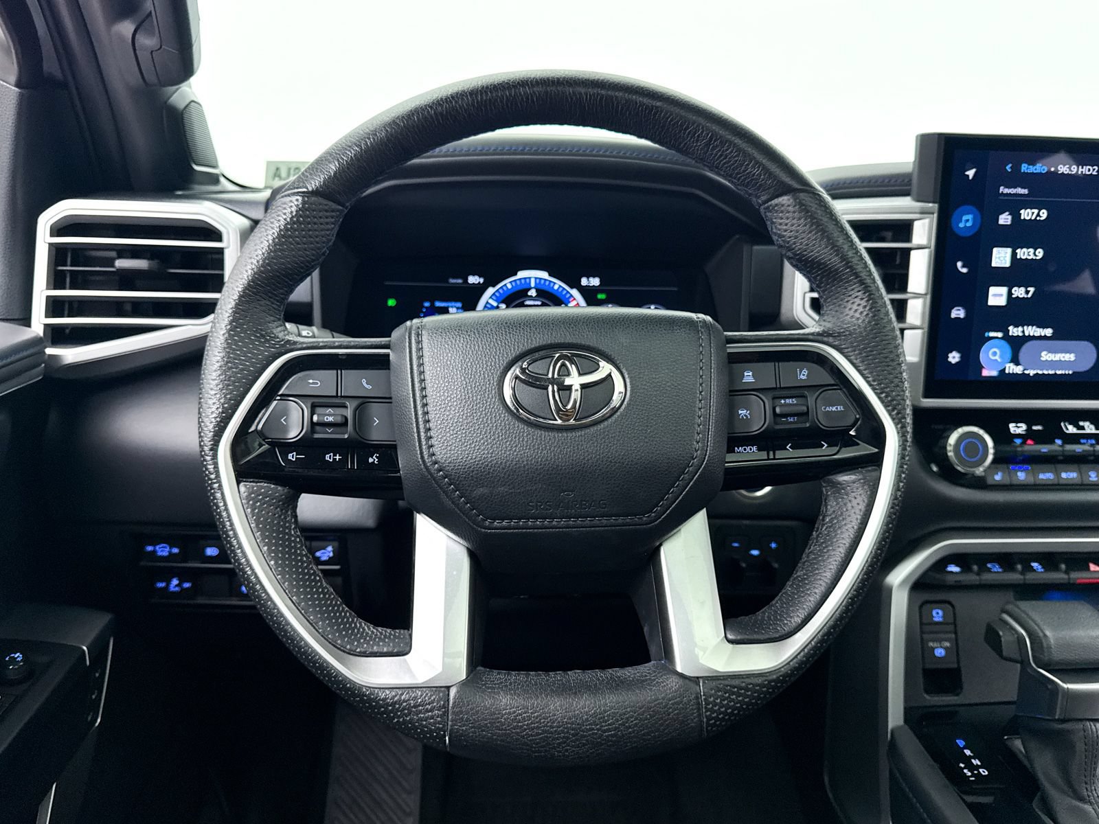 Used 2023 Toyota Sequoia Platinum AWD/4WD image 4
