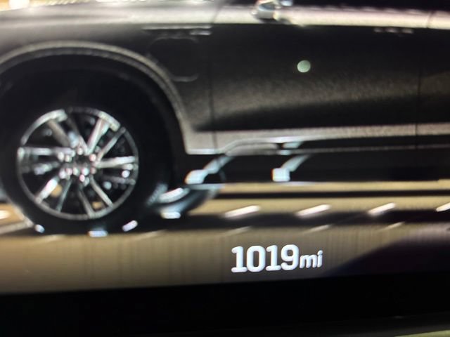 Certified 2026 Cadillac Vistiq Premium Luxury AWD/4WD image 22