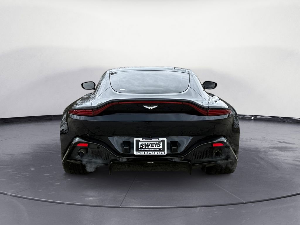 Used 2019 Aston Martin V8 Vantage Coupe image 18