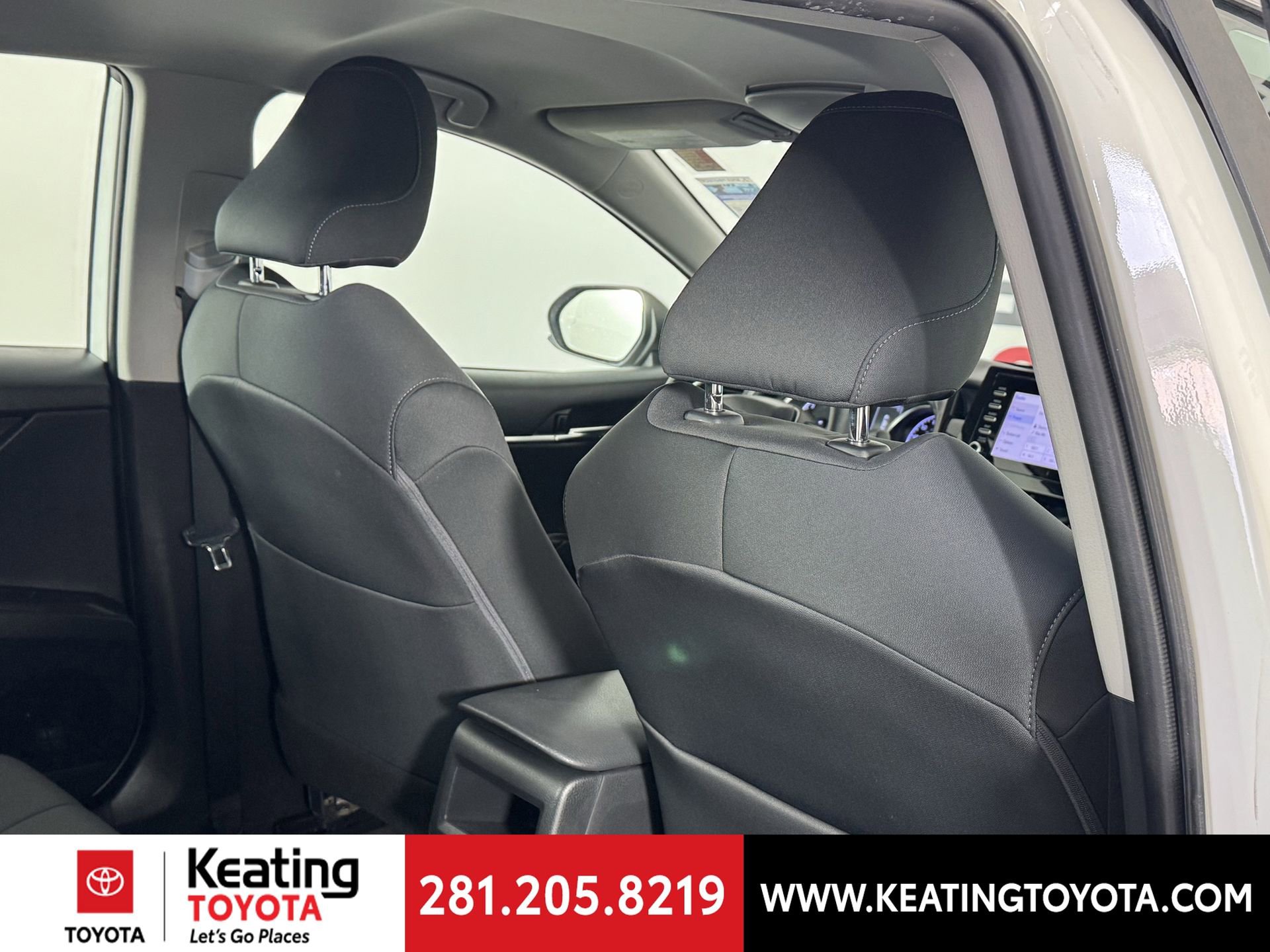 Used 2021 Toyota Camry LE image 19