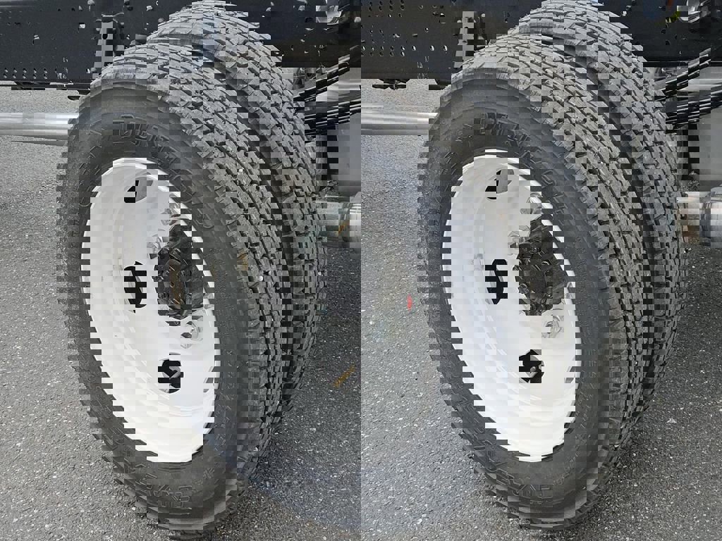 New 2025 Chevrolet Low Cab Forward image 5