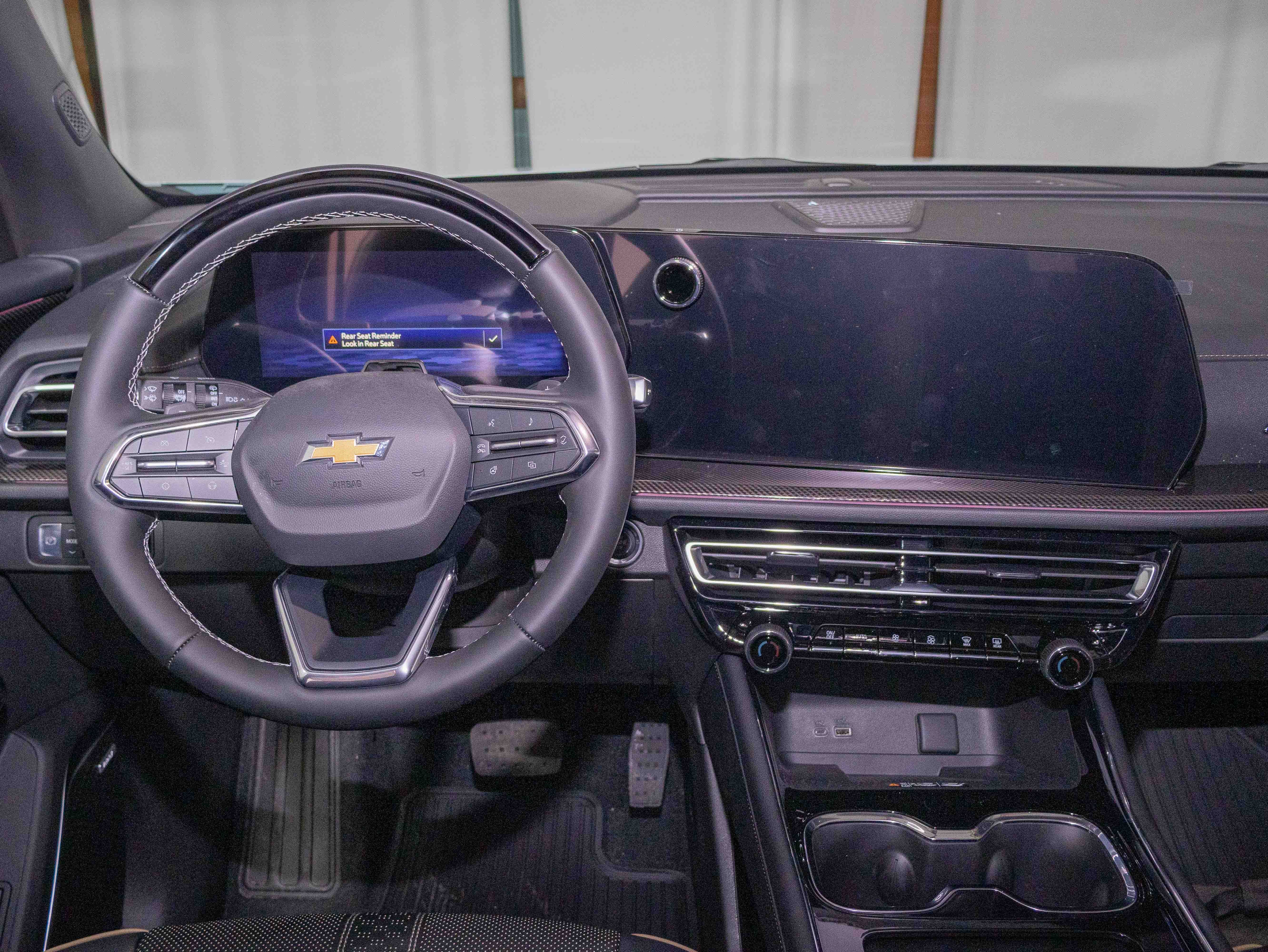 New 2026 Chevrolet Traverse High Country FWD image 16