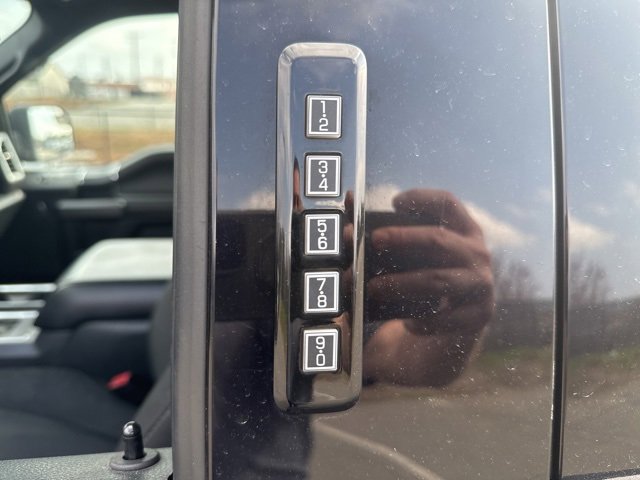 Used 2019 Ford F150 XLT w/ Equipment Group 302A Luxury image 9