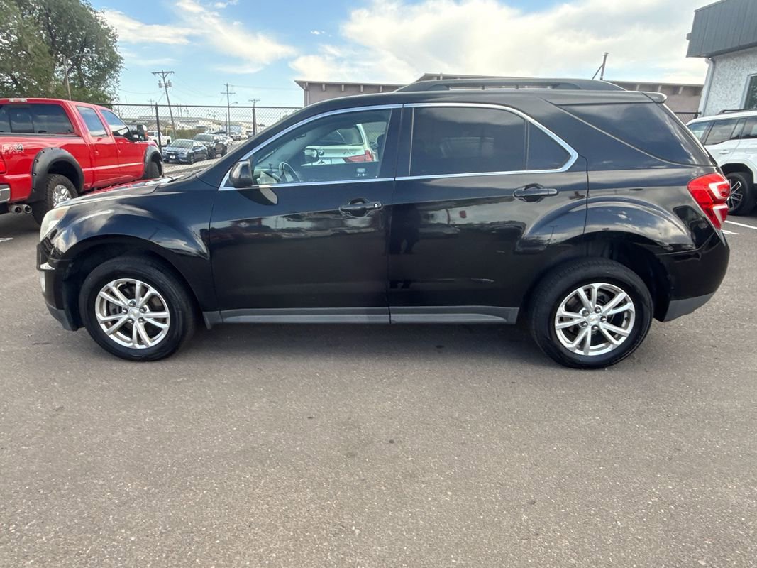 Used 2017 Chevrolet Equinox LT w/ Convenience Package AWD/4WD image 4