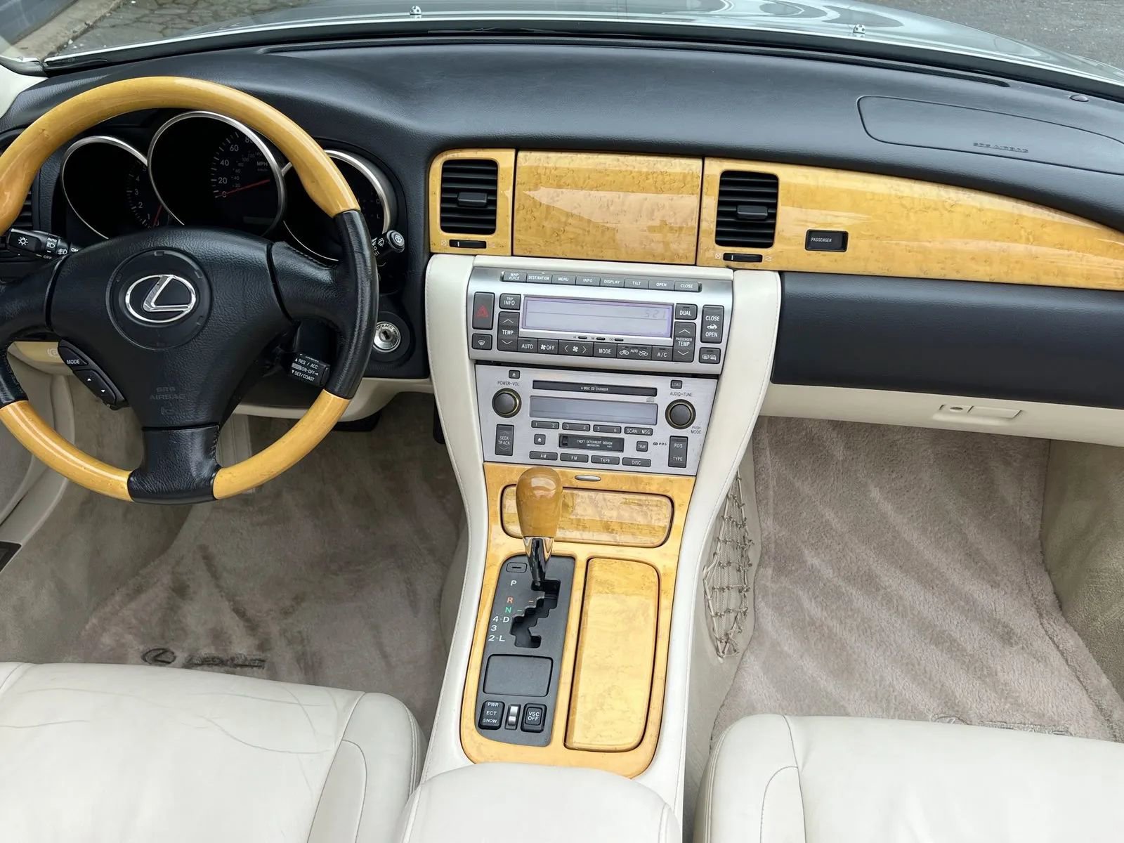Used 2002 Lexus SC 430 Convertible image 19