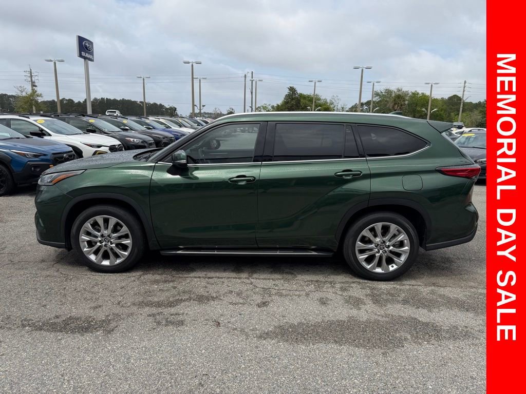 Used 2023 Toyota Highlander Limited FWD image 12