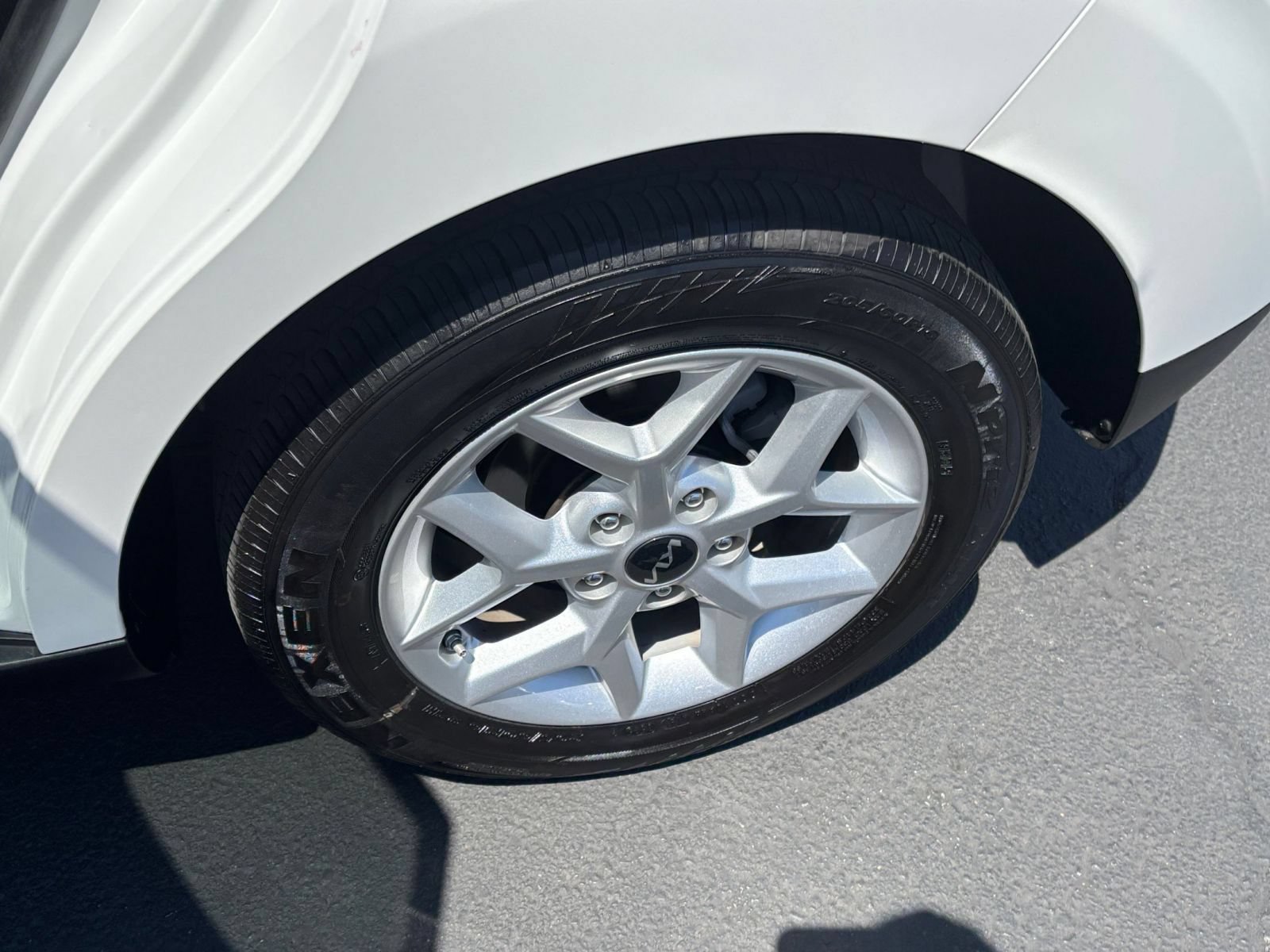 Used 2025 Kia Soul LX w/ LX Technology Package FWD image 30
