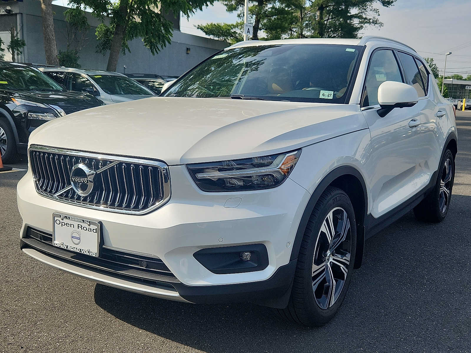 Certified 2022 Volvo XC40 T5 Inscription AWD/4WD image 3