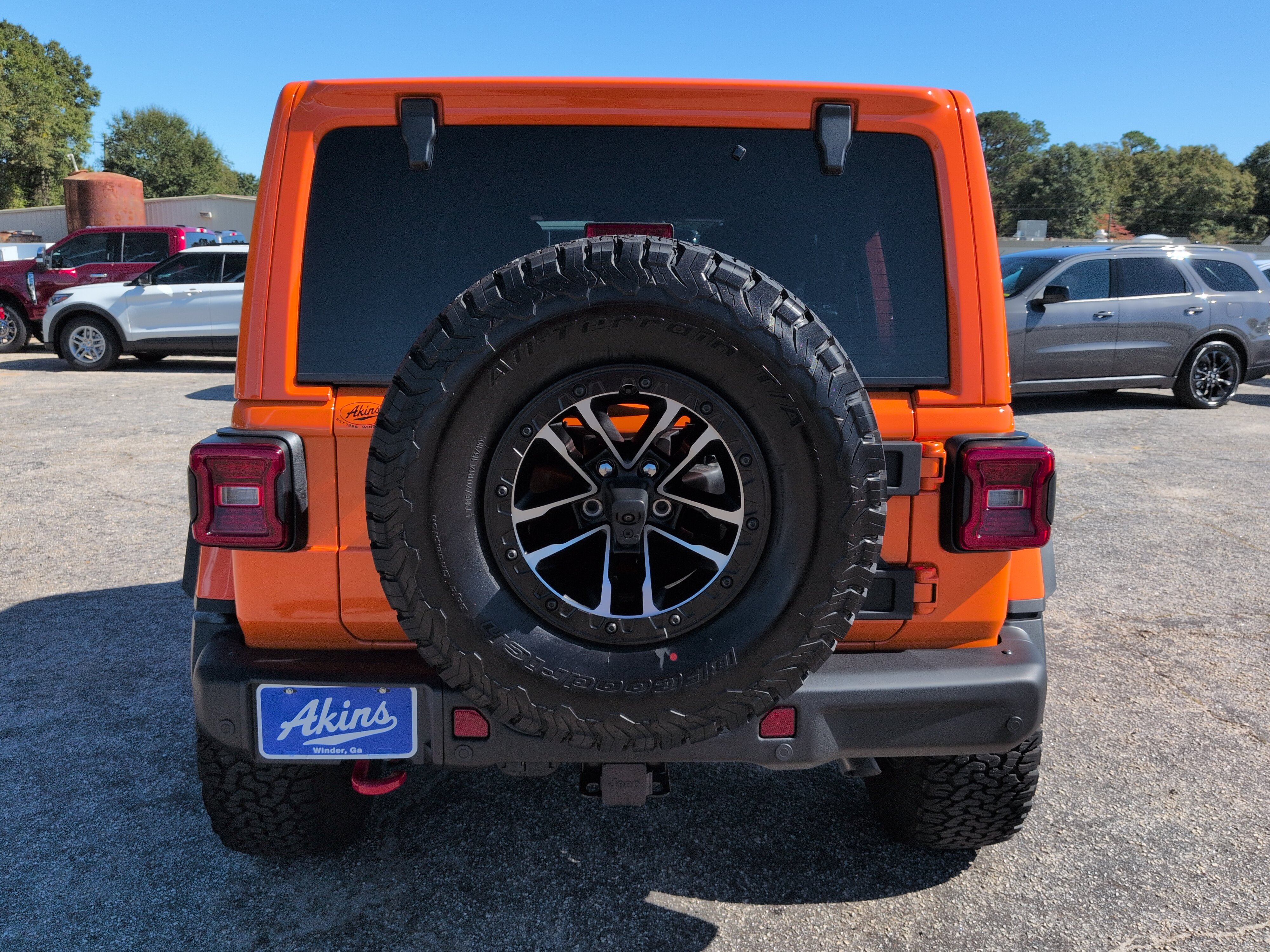 Used 2025 Jeep Wrangler Unlimited Rubicon AWD/4WD image 4