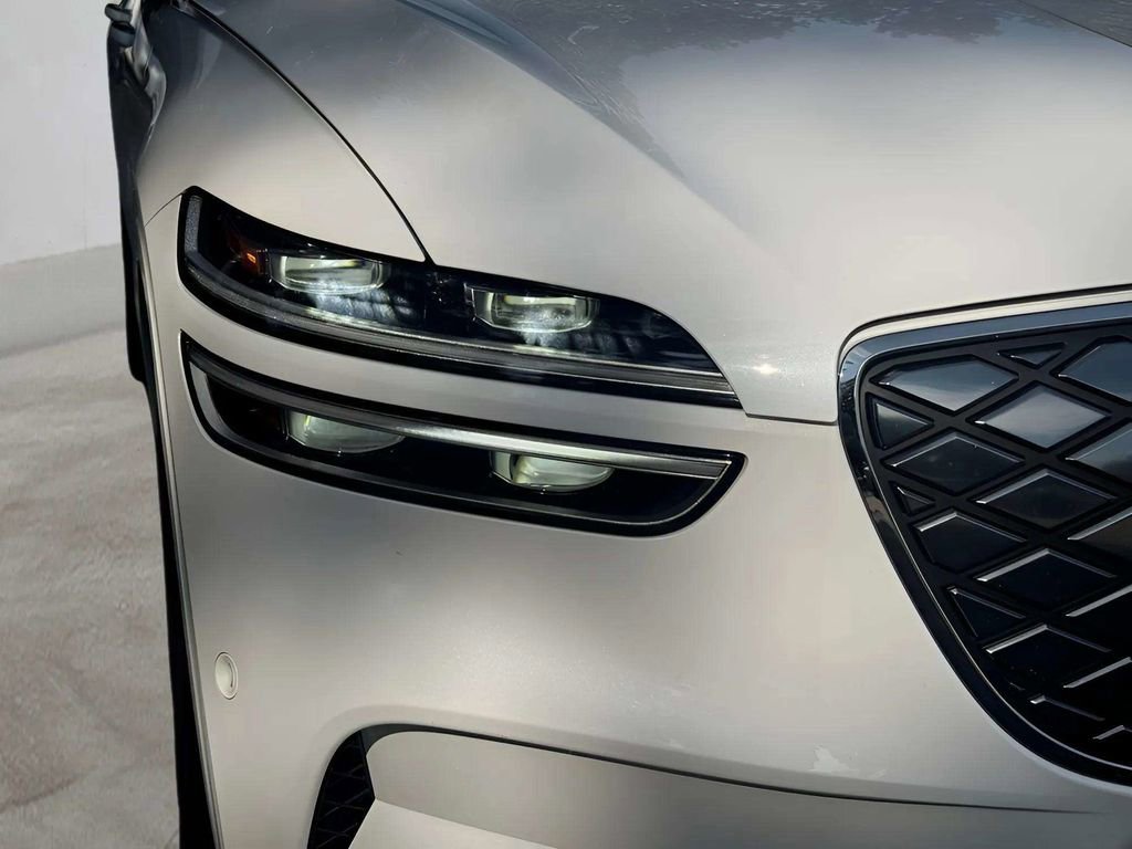 Used 2024 Genesis Electrified GV70 Advanced image 31