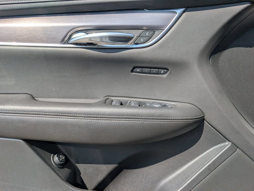 Used 2021 Cadillac XT6 Luxury FWD image 16