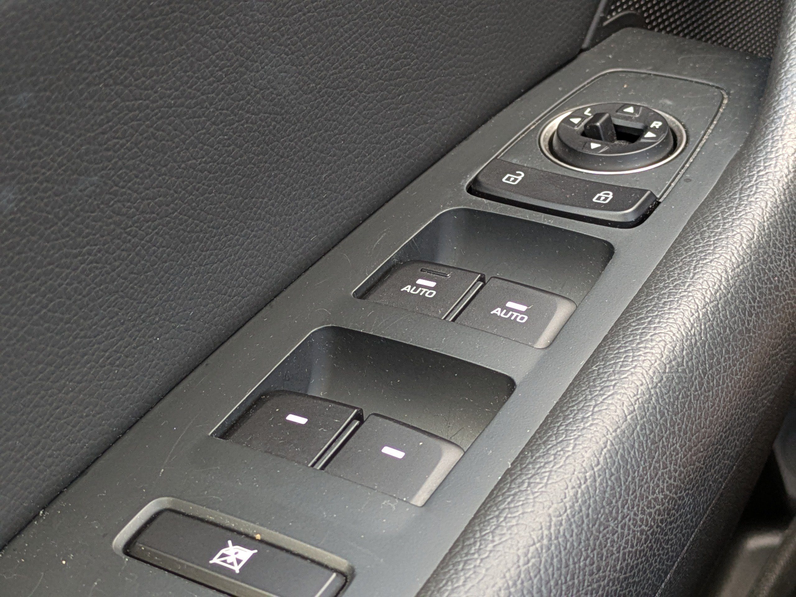 Used 2019 Hyundai Sonata Limited FWD image 24
