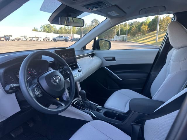 Used 2023 Toyota Corolla Cross L image 10