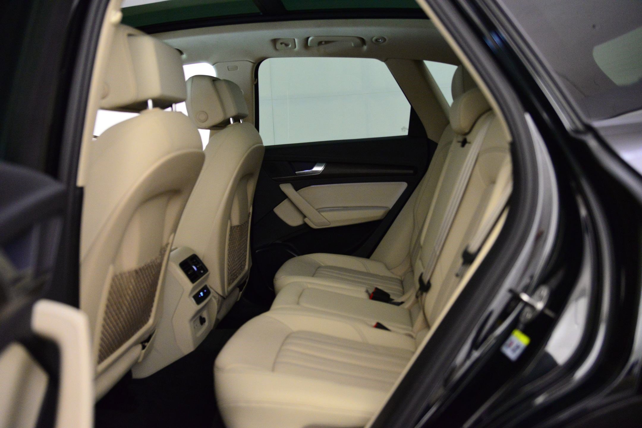 Certified 2025 Audi Q5 2.0T Premium image 11