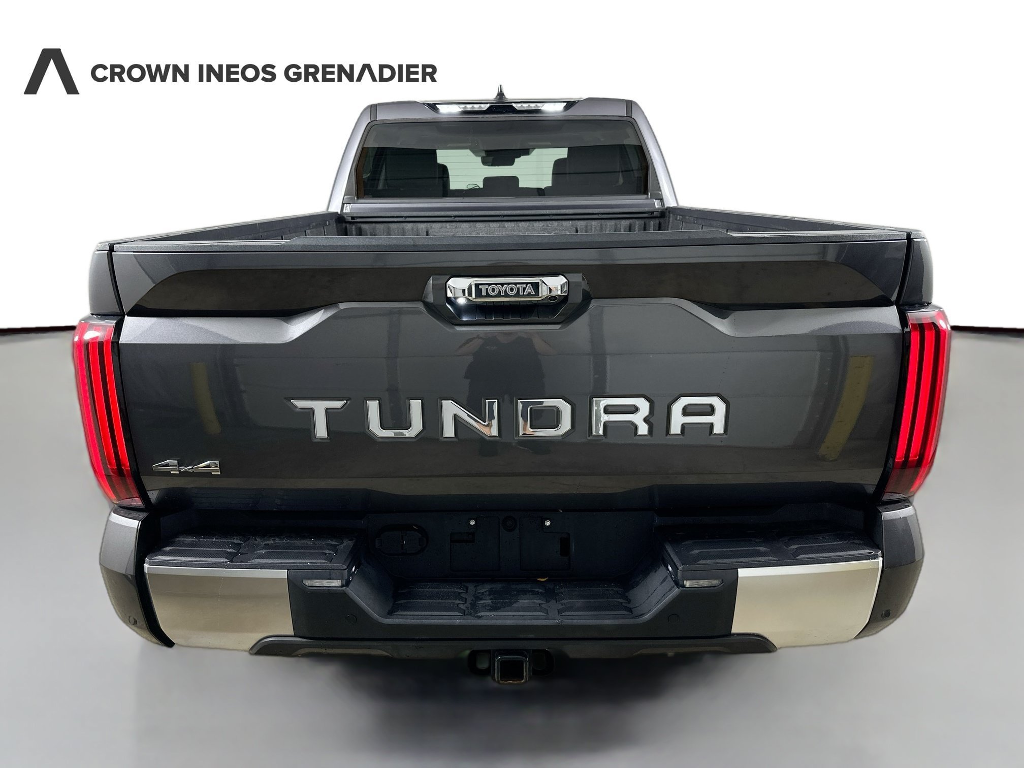 Used 2022 Toyota Tundra Limited w/ Power Package AWD/4WD image 6