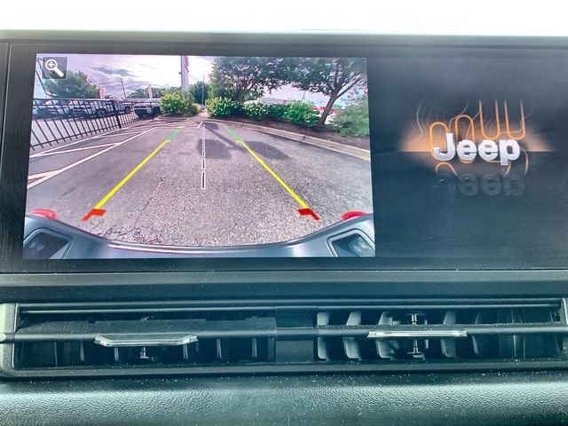 Used 2024 Jeep Gladiator Mojave w/ Safety Group AWD/4WD image 22