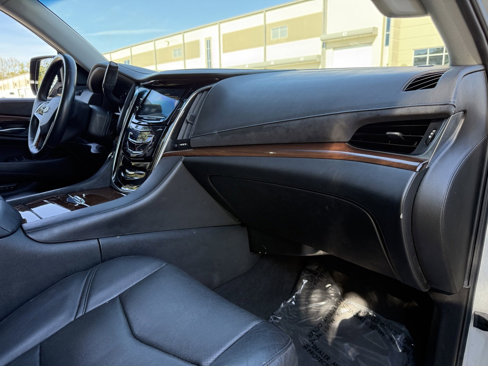 Used 2016 Cadillac Escalade 2WD image 23