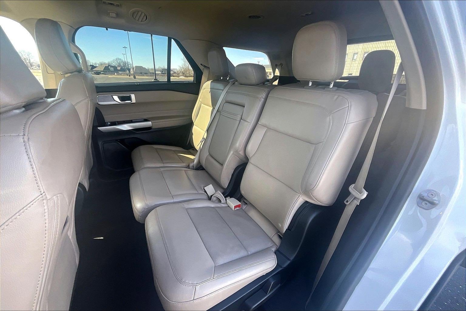 Used 2023 Ford Explorer Limited image 17