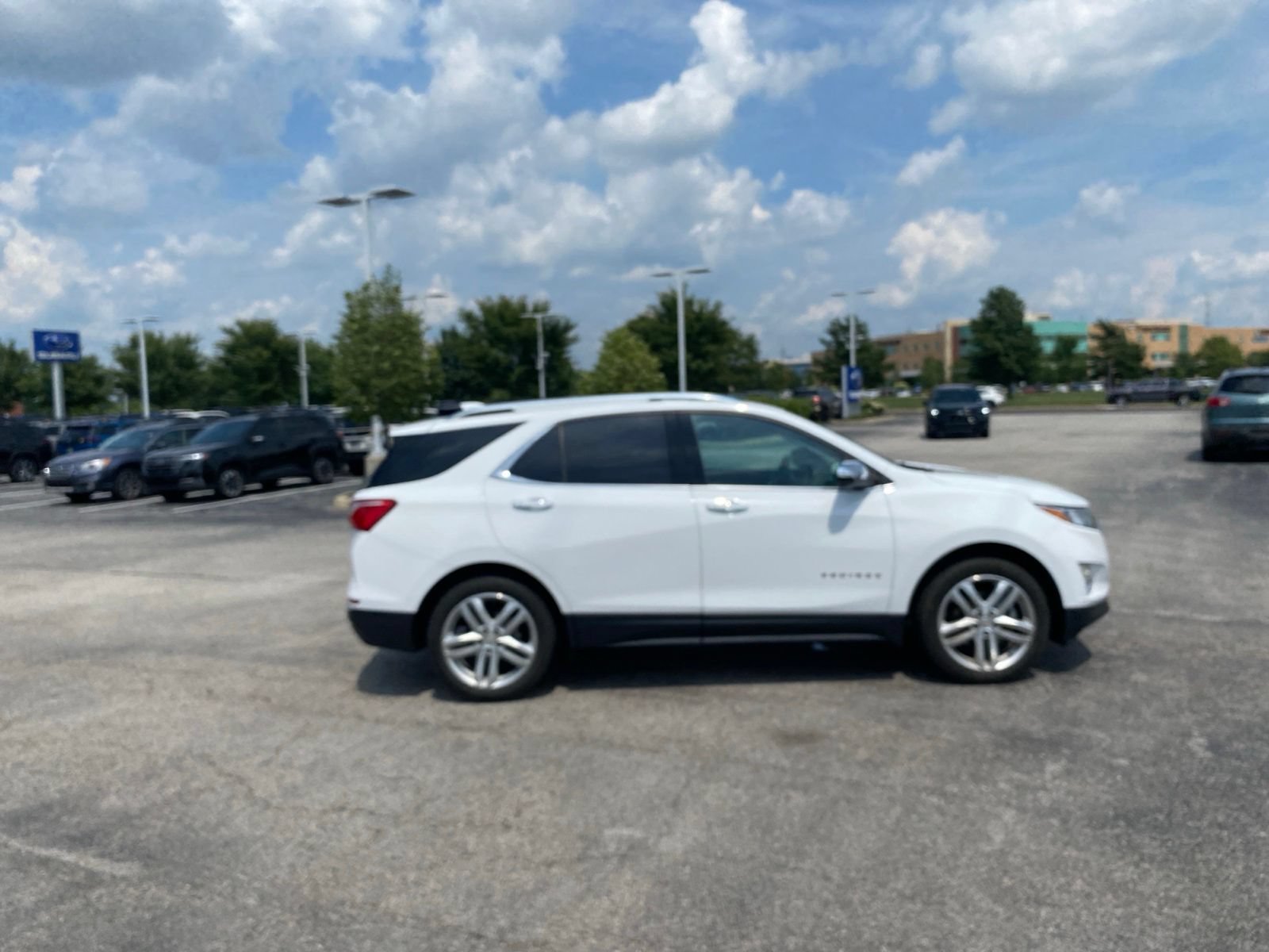 Used 2020 Chevrolet Equinox Premier AWD/4WD image 18