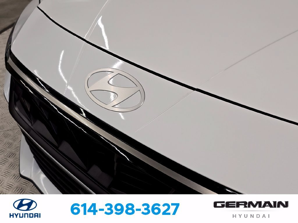 Used 2025 Hyundai Elantra SEL FWD image 14