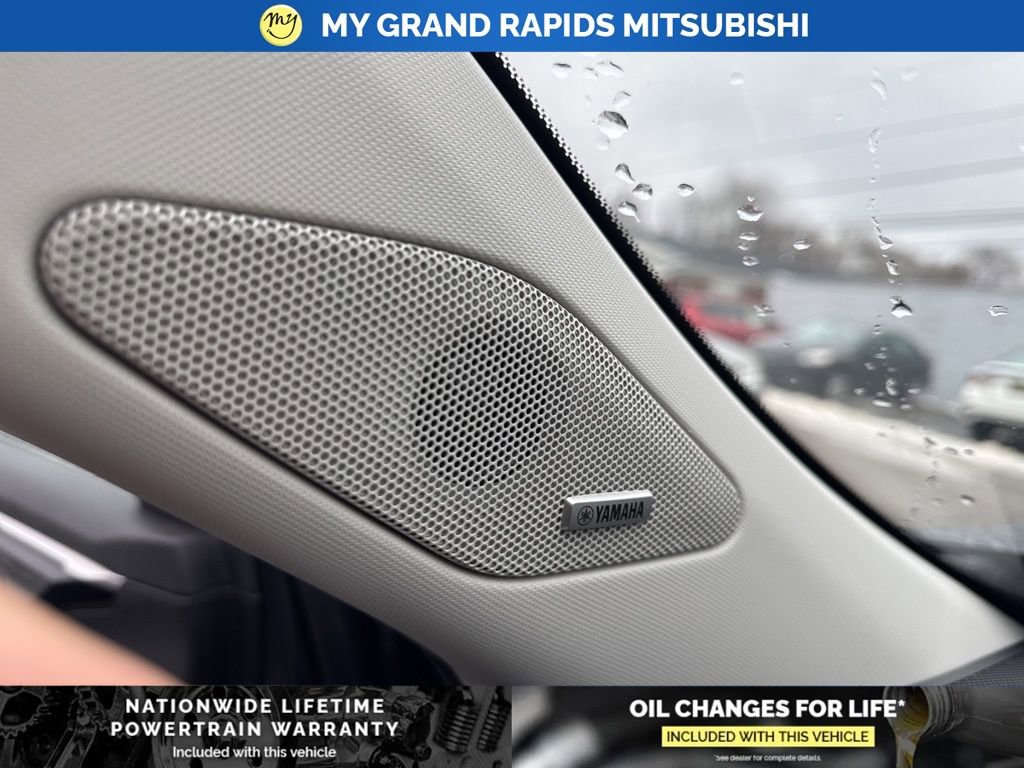 New 2026 Mitsubishi Outlander SEL image 12