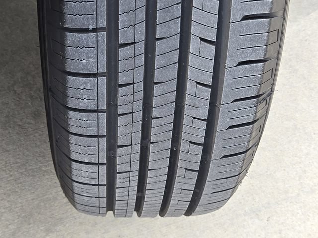 Used 2020 Chevrolet Equinox LT FWD image 12