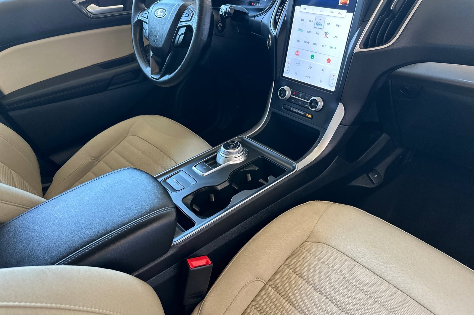 Used 2024 Ford Edge SE image 16