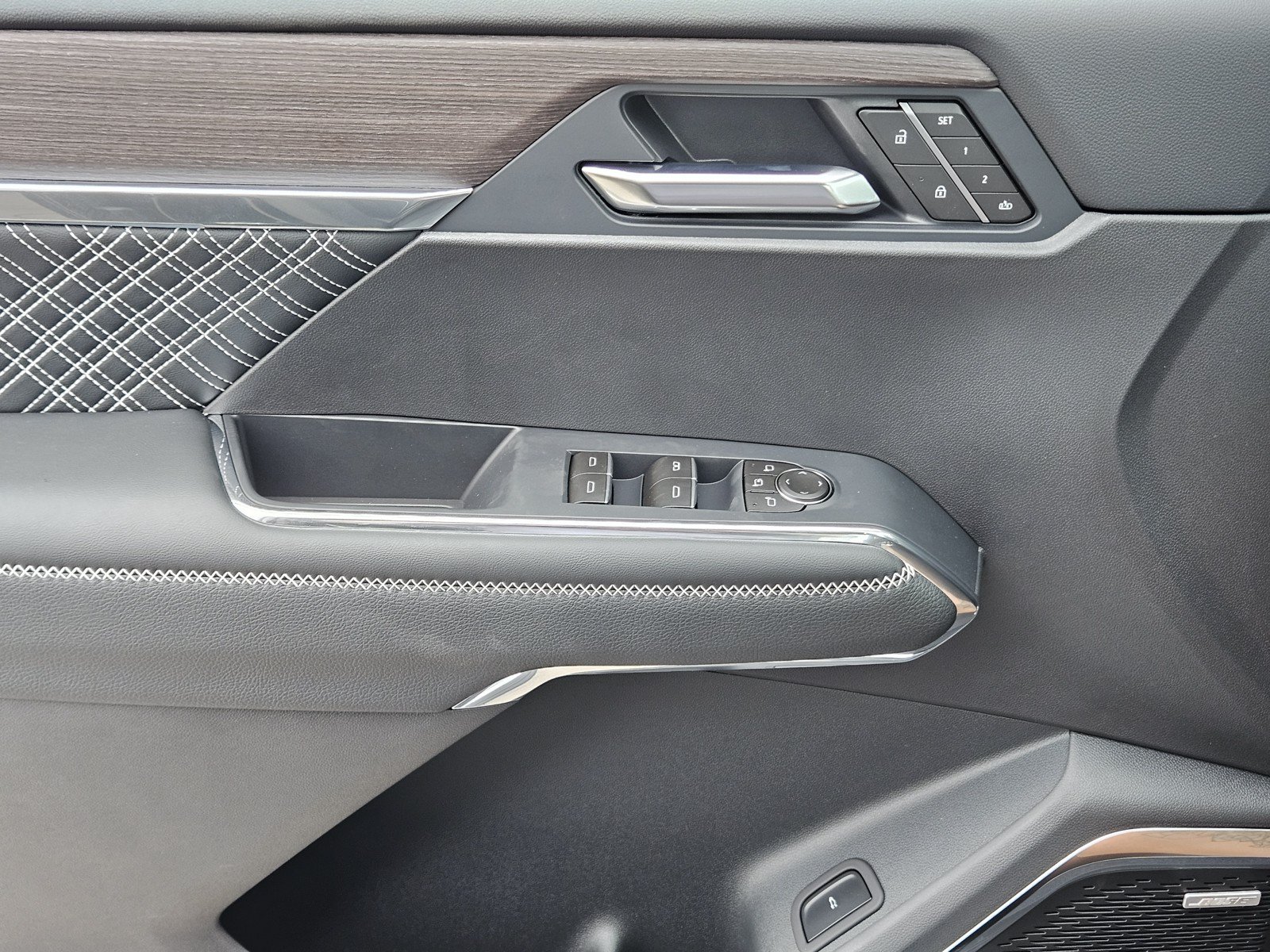 New 2027 GMC Acadia Denali FWD image 16