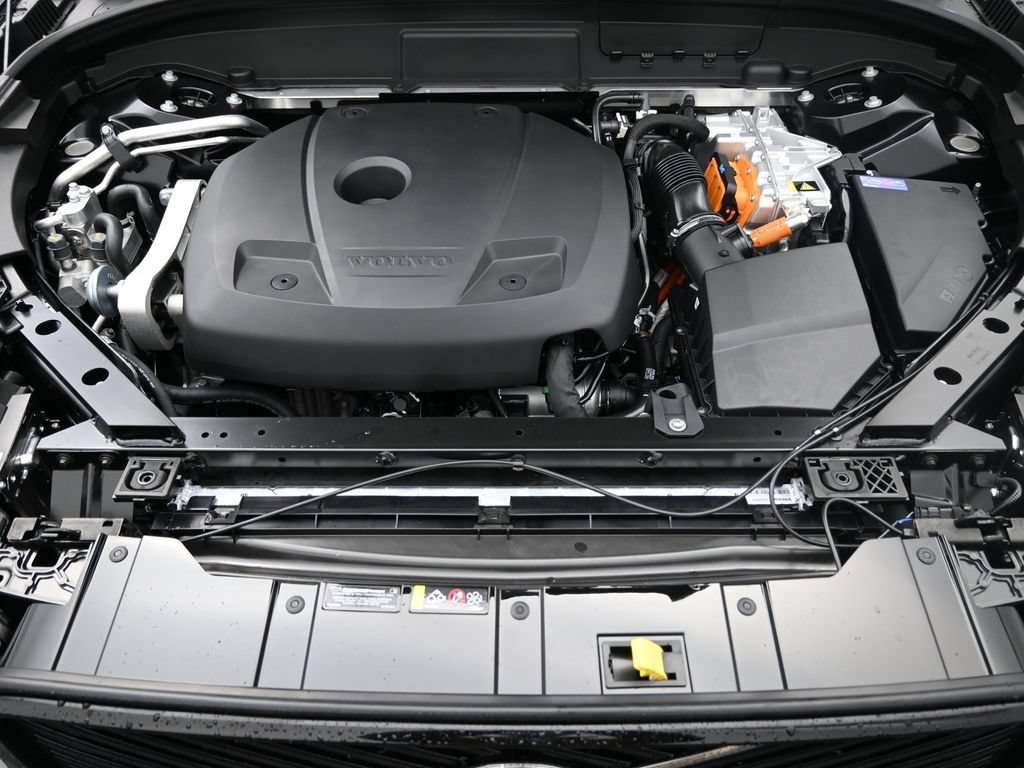 New 2026 Volvo XC60 T8 Core w/ Climate Package AWD/4WD image 14
