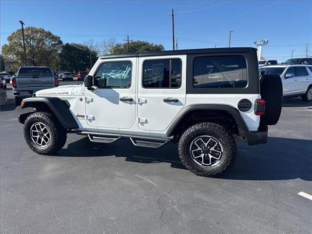Used 2024 Jeep Wrangler Rubicon w/ Convenience Group image 11