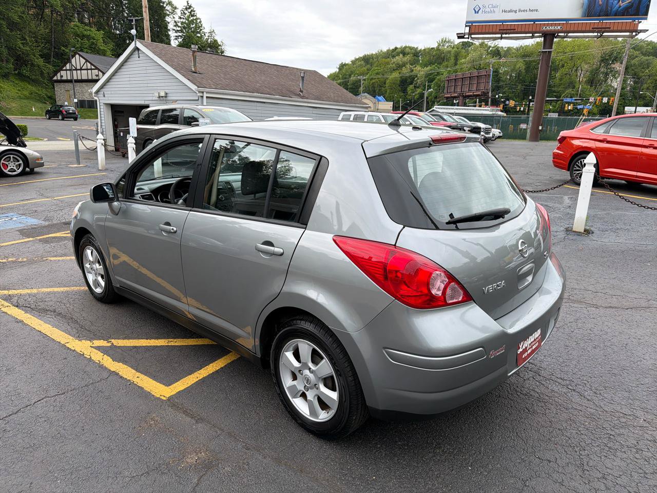 Used 2008 Nissan Versa Hatchback FWD image 7
