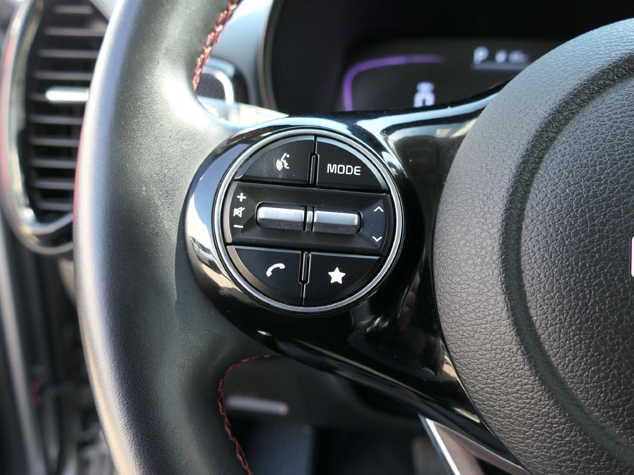 Certified 2023 Kia Soul GT-Line FWD image 16