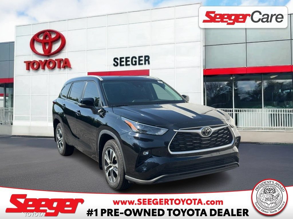 Used 2024 Toyota Highlander XLE