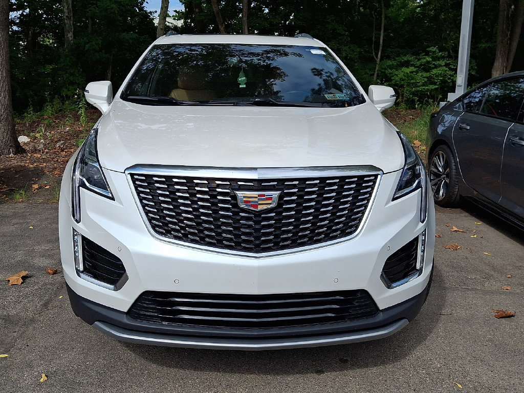 Certified 2023 Cadillac XT5 Premium Luxury AWD/4WD image 3