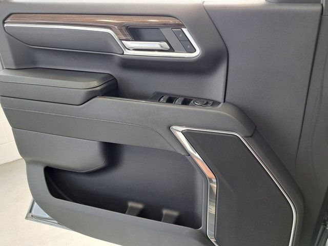 Used 2023 Chevrolet Silverado 1500 LT AWD/4WD image 21