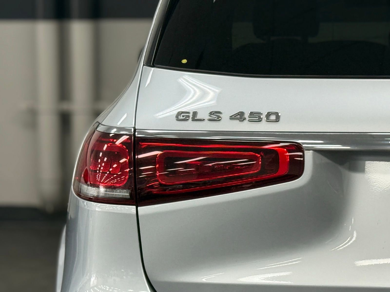 Used 2022 Mercedes-Benz GLS 450 4MATIC image 9