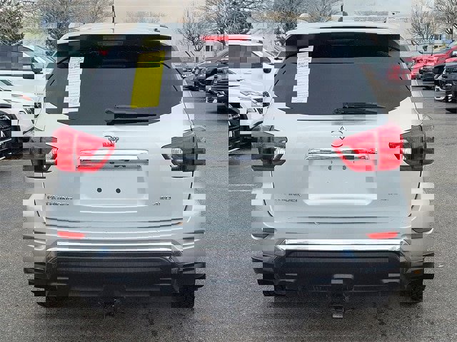 Used 2018 Nissan Pathfinder S image 5