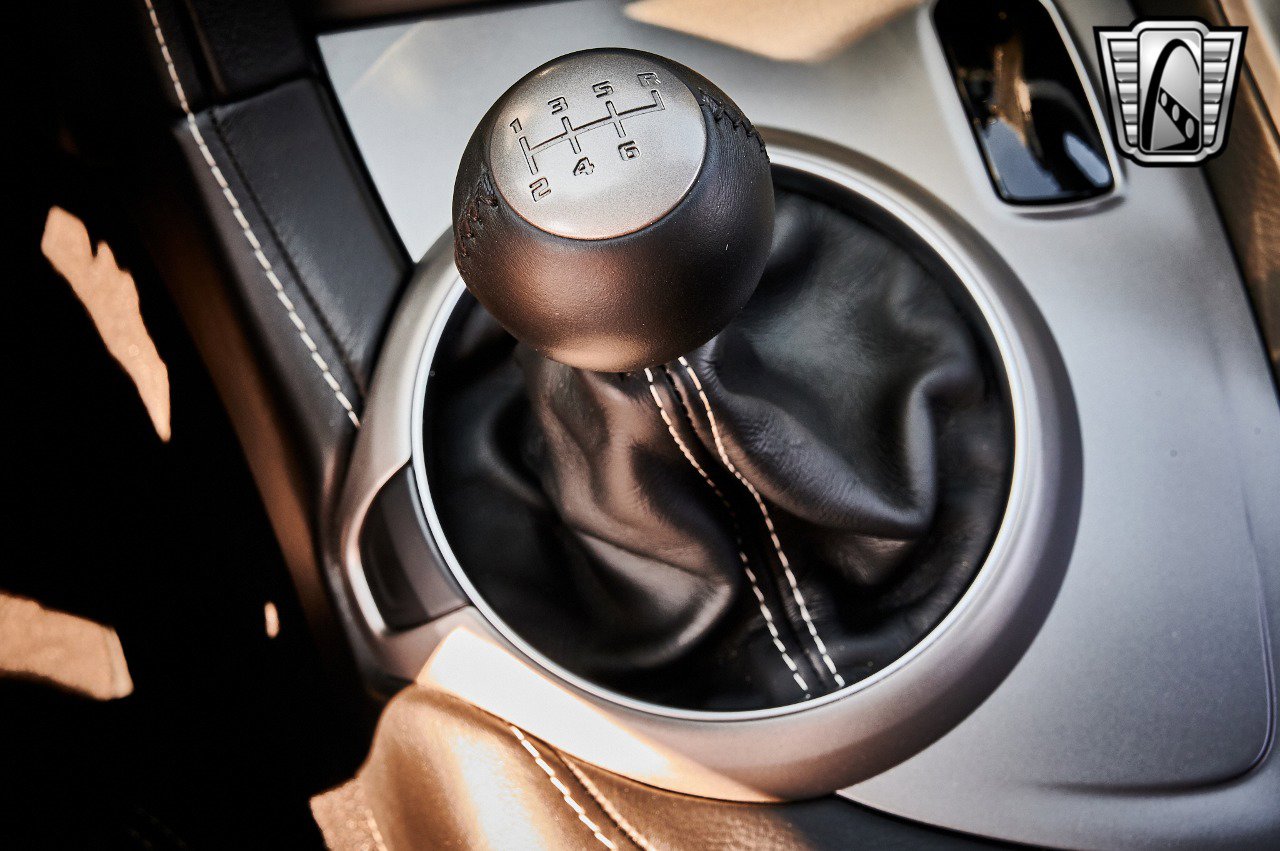 Used 2013 SRT Viper GTS w/ GTS Laguna Interior Pkg image 16