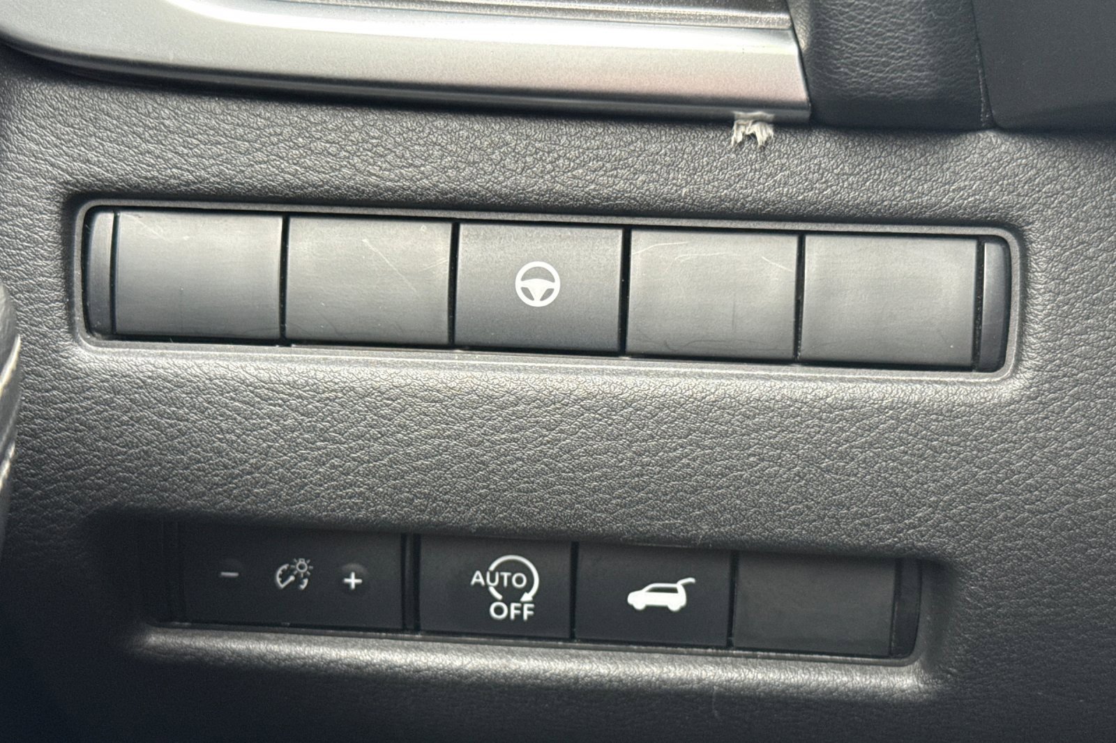 Used 2024 Nissan Rogue SV image 42