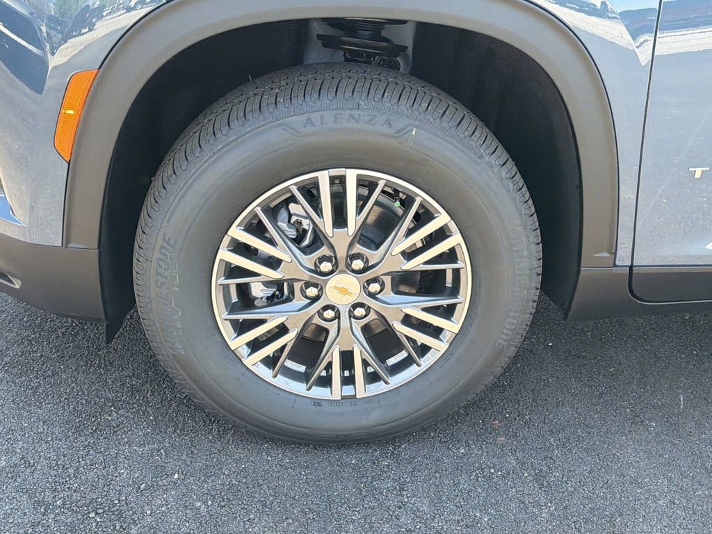 New 2026 Chevrolet Traverse LT FWD image 24