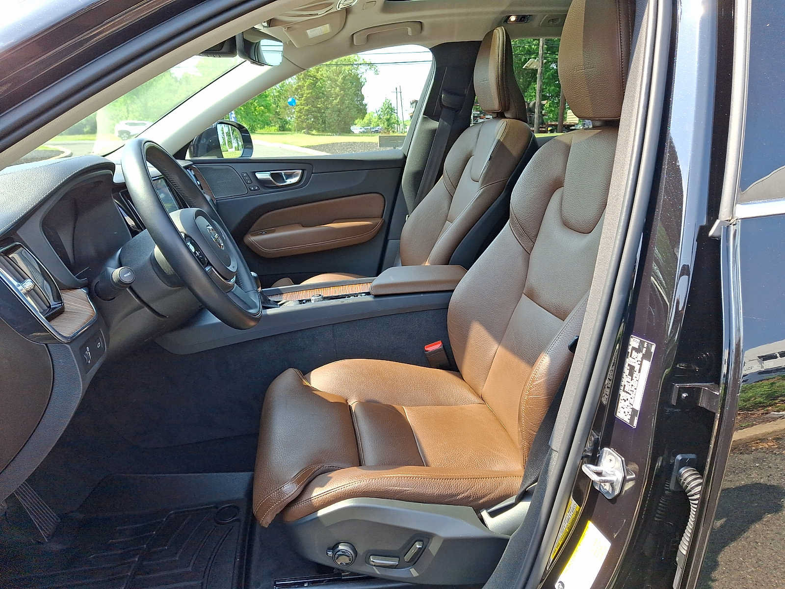 Used 2020 Volvo XC60 T5 Inscription w/ Protection Package Premier AWD/4WD image 10