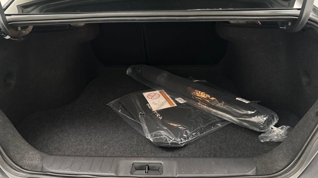 Used 2024 Nissan Sentra S image 11