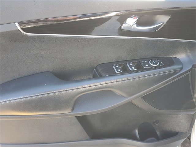 Used 2020 Kia Sorento S image 16